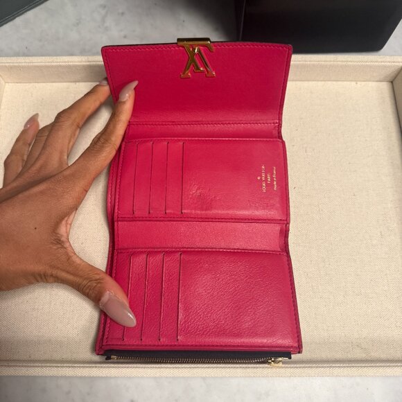 Louis Vuitton Capucines Compact Wallet - Picture 4 of 14
